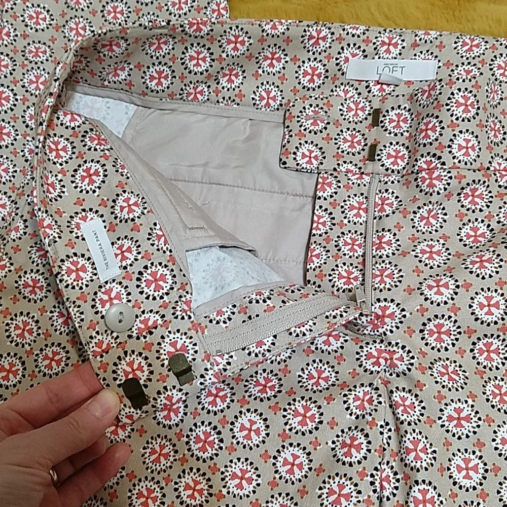 LOFT Cropped Pants - Picture 8 of 14